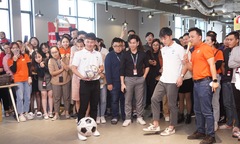 Canteen FPT Tower ‘vỡ trận’ vì tuyển thủ Xuân Trường và Minh Vương