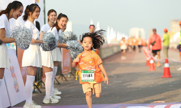 Nữ sinh 8 tuổi trường Hy Vọng về đích thứ ba giải Happy Run