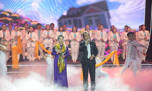 Phụ huynh Top 100 hoà giọng 'Cho con' đầy cảm xúc