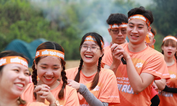 Người F Đà Nẵng trekking góp 'dấu chân hạnh phúc'