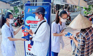 FPT Long Châu tặng 1 triệu ngày thuốc miễn phí
