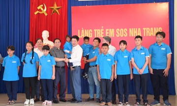 Thủ tướng dự lễ đón nhận trẻ mồ côi do Covid-19 của trường Hy Vọng