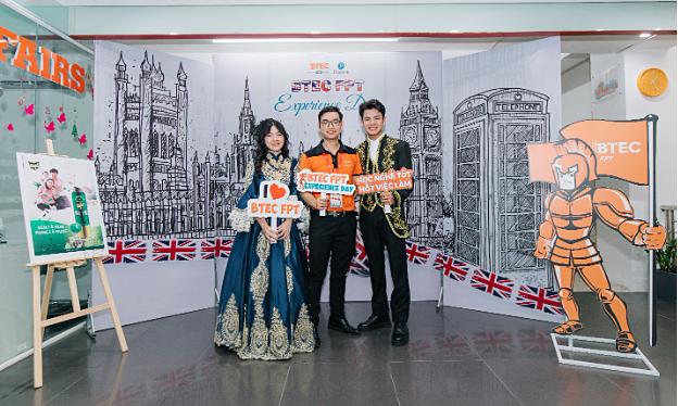 Sinh viên nhà F được miễn phí vé máy bay tham gia trải nghiệm văn hoá Anh