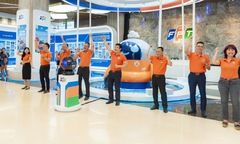 Khởi động Happy Days, người F rạng rỡ sắc cam tại FPT Tower
