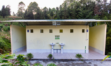 FPT Long Châu gây quỹ xây nhà vệ sinh cho trường miền núi
