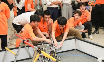 Trường ĐH FPT đăng cai giải robot tranh tài toàn cầu