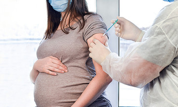 Tầm quan trọng của tiêm vaccine cho phụ nữ trước, trong khi mang thai