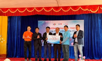 Người FPT chung tay tặng thư viện điện tử cho 2 trường tiểu học tại Bắc Giang