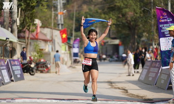 Hai nữ runner FPT lập cú đúp giải thưởng đầu xuân