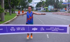 Tập chạy 1 năm, runner nhà FPT giảm hơn 10 kg và chinh phục sub4