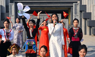 Gần 100 người FPT góp mặt trong MV ‘Nụ cười Việt Nam’ của hoa hậu H’Hen Niê
