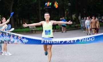 Runner FPT Bùi Văn Sơn: Đến Chicago Marathon bằng đôi chân không bình thường