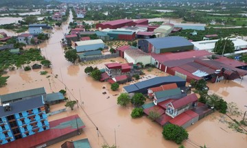 Quỹ Hy vọng cùng đồng bào vượt lũ