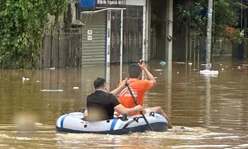 Phát huy tinh thần FPT, màu áo cam tỏa đi vùng lũ