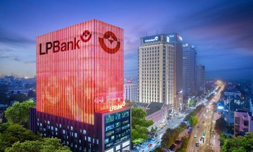 LPBank muốn chi gần 10.000 tỷ đồng mua tối đa 5% vốn của FPT