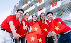 Đơn vị nhà FPT rực rỡ sắc cờ Tổ quốc