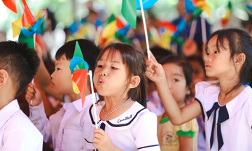Tập thể dự án gửi trọn phần thưởng Sao Chiến công đến Quỹ Người FPT Vì cộng đồng