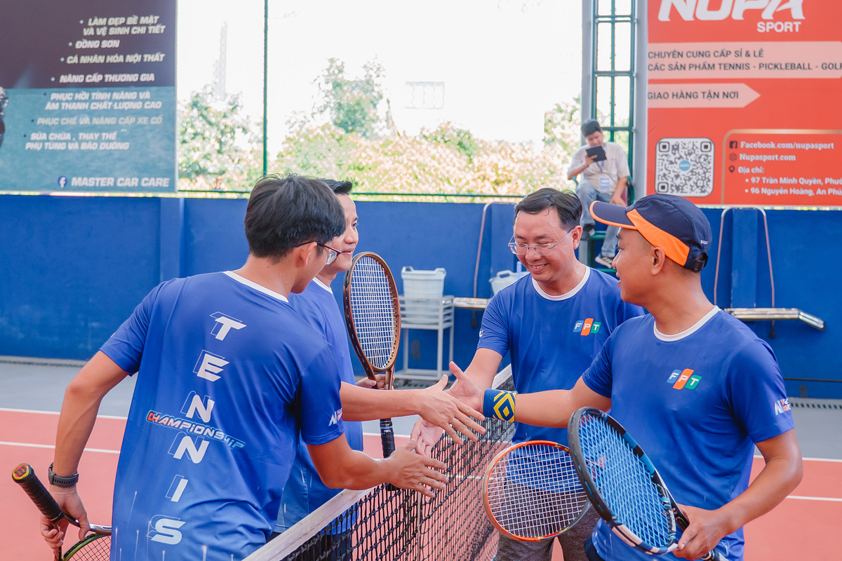 <p class="Normal" style="text-align:justify;"> Tinh thần fair-play được thể hiện rõ xuyên suốt giải đấu. Dù thi đấu quyết liệt, các vận động viên luôn tôn trọng đối thủ và trọng tài. Những cái bắt tay sau trận, những lời động viên nhau cho thấy thể thao là sự gắn kết và cùng nhau tiến bộ.</p>