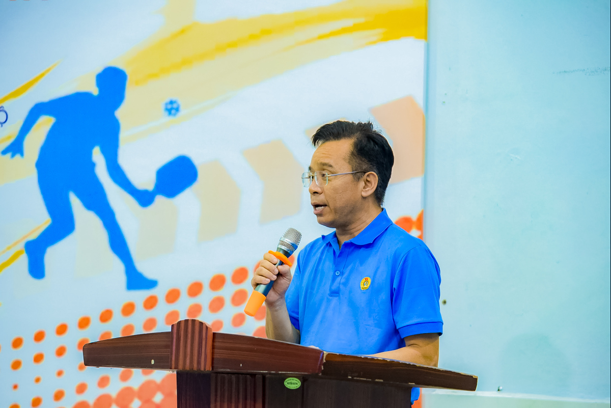 <p class="Normal" style="text-align:justify;"> Phát biểu tại buổi lễ, ông Bùi Hoàng Phương nhấn mạnh: “Với tinh thần ‘làm gương - kỷ cương - trọng tâm - bứt phá’, giải đấu năm nay không chỉ là nơi rèn luyện thể chất mà còn lan toả những giá trị tích cực cũng như giá trị cốt lõi của bộ KH&CN trong kỷ nguyên mới là ‘tiên phong - sáng tạo - đột phá - trung dũng - nghĩa tình’”.</p> <p class="Normal" style="text-align:justify;"> Thứ trưởng cũng bật mí một sự kiện hội thao toàn ngành vào quý III sắp tới, phối hợp giữa Bộ và Công đoàn ngành, được tổ chức trên phạm vi cả nước.</p>