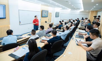 Người FPT làm chủ AI bằng AI Work Smart