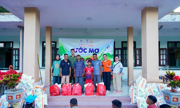Người FPT mang sân chơi đến bản làng ‘3 không’