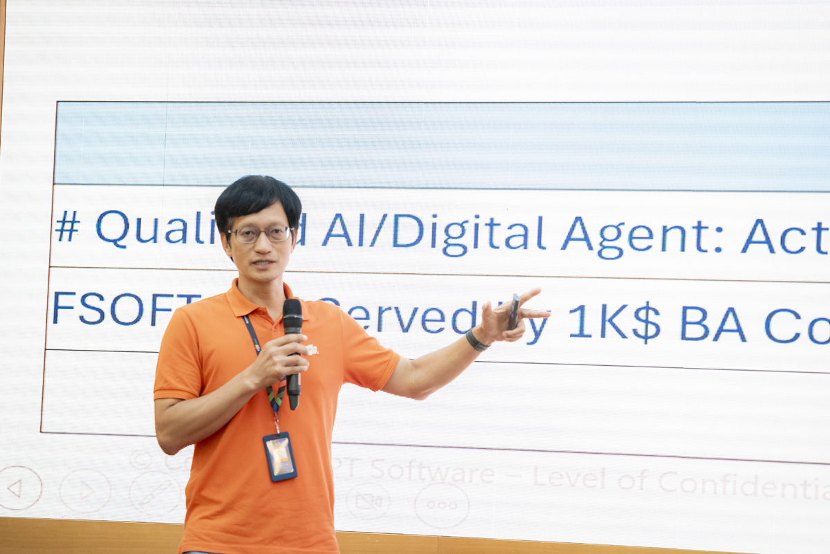 <p class="Normal" style="text-align:justify;"> Giám đốc Công nghệ và Chuyển đổi số nhà Phần mềm Đào Duy Cường nói về cách ứng dụng AI trong lập trình và nâng cao hiệu quả hoạt động. Trong đó, toàn bộ chuỗi sản xuất phần mềm đã ứng dụng AI, Github Copilot, TestVista, CodeVista… Đơn vị đã xây dựng quy trình hướng dẫn nhân viên sử dụng, đối tượng hướng đến là lập trình viên, tester, quản trị dự án… Hiện, khoảng 60% lực lượng sản xuất trong các khâu từ kế hoạch, thiết kế, phát triển phần mềm… ứng dụng AI trong công việc.</p> <p class="Normal" style="text-align:justify;"> Đặc biệt, trong phần trình bày về ứng dụng AI, anh Bùi Xuân Cảnh, PGĐ Đơn vị phần mềm chiến lược FHN gợi mở “điểm vào” trong việc kinh doanh sản phẩm AI, thông qua phần chia sẻ về quá trình viết phần mềm bằng AI nhằm giải một “phép thử” của đối tác. Đây cũng là minh chứng đầu tiên cho hướng đi triển khai sản phẩm AI toàn trình, một cách làm sáng tạo, mang lại hiểu quả và được đánh giá cao. Chủ tịch Trương Gia Bình đề nghị, các đơn vị cần tăng cường trao đổi và học hỏi cách làm từ nhà Phần mềm và áp dụng tại đơn vị mình.</p> <p class="Normal" style="text-align:justify;"> Nói thêm về sản phẩm, chị Chu Thanh Hà - Chủ tịch nhà Phần mềm cho rằng đây là sản phẩm AI thành công nhất trong quý I. Từ đây, chị chia sẻ kinh nghiệm trong việc sử dụng AI tạo phần mềm: người làm phải hợp lực cùng nhau, lãnh đạo cần phân tích và xác định hướng giải quyết bài toán, và các CTTV FPT cần tận dụng, kế thừa các sản phẩm trong nội bộ.</p>