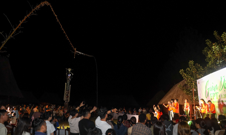 Văn hoá hoà quyện, ‘Giản dị FPT’ âm vang giữa đại ngàn biên giới