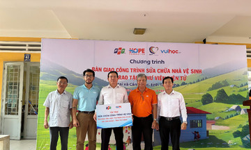 Thêm công trình vệ sinh và thư viện điện tử từ Quỹ nhà FPT bàn giao trước năm học mới