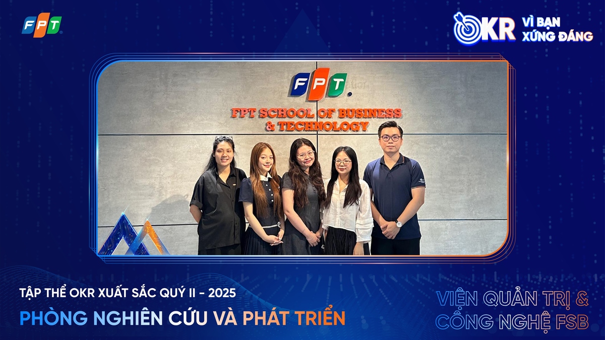 <p class="Normal" style="text-align:justify;"> Thông thường, để đạt chuẩn kiểm định quốc tế ACBSP cho chương trình Thạc sĩ Quản trị Kinh doanh &lpar;SEMBA&rpar;, các trường đại học Việt Nam cần ít nhất ba năm chuẩn bị với đội ngũ nhân sự dày dặn kinh nghiệm. Nhưng tại Viện Quản trị & Công nghệ FPT &lpar;FSB&rpar;, <strong>phòng Nghiên cứu & Phát triển &lpar;R&D&rpar;</strong> chỉ có đúng một năm và vỏn vẹn hai nhân sự chủ chốt để hiện thực hóa mục tiêu đầy tham vọng này. Áp lực về thời gian, nhân lực và yêu cầu khắt khe của chuẩn quốc tế khiến chặng đường trở thành một “cuộc đua marathon” tốc độ cao.</p> <p class="Normal" style="text-align:justify;"> Nhận thấy nếu làm theo cách truyền thống sẽ không thể về đích, nhóm đã mạnh dạn ứng dụng công nghệ trí tuệ nhân tạo &lpar;AI&rpar; vào toàn bộ quy trình - từ khâu soạn thảo, rà soát logic nội dung, dịch thuật cho tới chuẩn bị tài liệu. AI giúp rút ngắn một nửa thời gian xử lý tài liệu, đồng thời đảm bảo tính chính xác. Sự phối hợp liên tục qua kênh CFR &lpar;Conversations, Feedback, and Recognition - Trò chuyện, Phản hồi và Ghi nhận&rpar; giữa lãnh đạo và nhân sự giữ cho tiến độ luôn được bám sát. Kết quả, 100% mục tiêu hoàn thành đúng hạn, đưa SEMBA trở thành chương trình thạc sĩ duy nhất tại Việt Nam đạt chứng nhận ACBSP, mở ra cơ hội vươn tầm quốc tế cho FSB.</p>