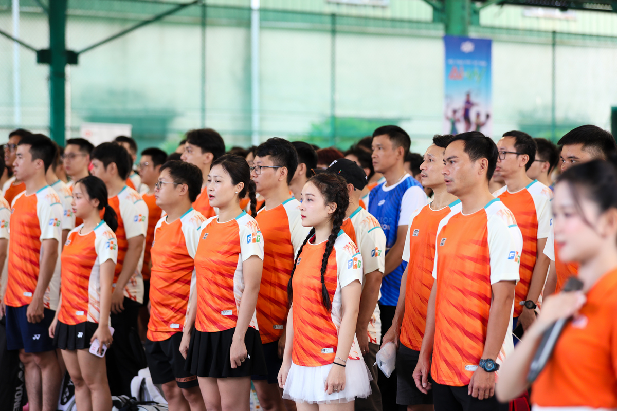 <p> Hội thao truyền thống năm nay quy tụ số lượng VĐV kỷ lục, trong đó tập trung chủ yếu ở cầu lông và pickleball. Sự góp mặt của hàng trăm tay vợt đã mang đến không khí tranh tài sôi động, đặc biệt khi có cả lãnh đạo trực tiếp tham gia thi đấu.</p>