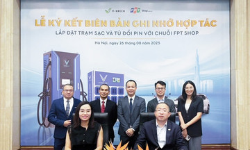 Nhà Bán lẻ vững vàng Top 1 thi đua Lợi - Suất - Đổi 2025