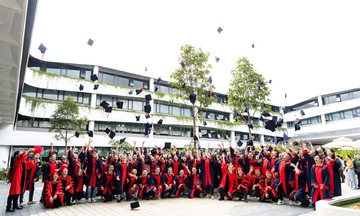 Hơn 300 học viên MiniMBA khóa 15 rạng rỡ ngày tốt nghiệp