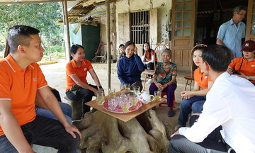 FPT đồng hành CBNV bị ảnh hưởng bão lũ