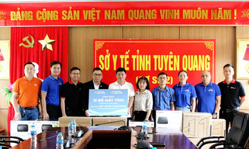 FPT trao tặng thiết bị CNTT hỗ trợ ngành Y tế Tuyên Quang khắc phục hậu quả bão số 10