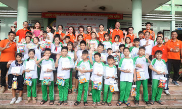 '1 ngày lương' của người FPT sẻ chia đến các điểm trường Huế, Đà Nẵng