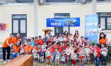 Người FPT mang niềm vui đến với nhiều điểm trường vùng lũ