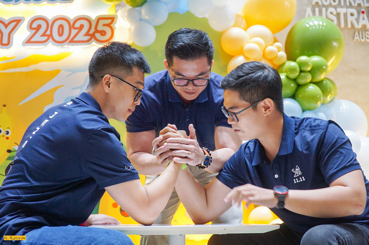 <p class="Normal" dir="ltr"> Không chỉ “nhà trai” hưởng ứng nhiệt tình chương trình Men’s Day mà chị em cũng góp sức thông qua hoạt động cổ vũ siêu nhiệt. Khắp các chi nhánh Viễn thông FPT cũng hòa chung ngày hội Men's Day, trao tận tay các phần quà đặc biệt và cùng nhau lưu giữ nhiều bức ảnh kỷ niệm.</p>