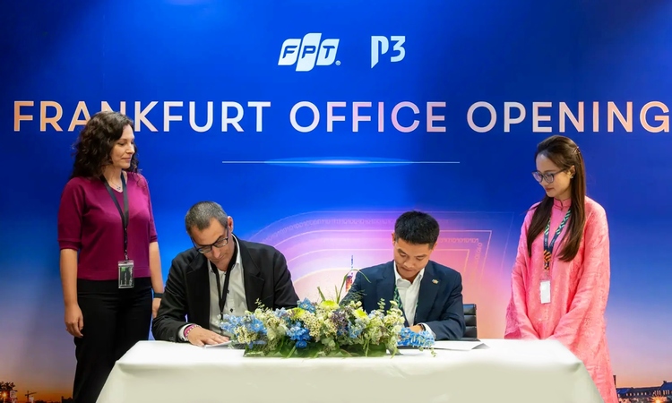 FPT và EmbedIT thiết lập quan hệ đối tác chiến lược, thúc đẩy chuyển đổi số trong lĩnh vực dịch vụ tài chính