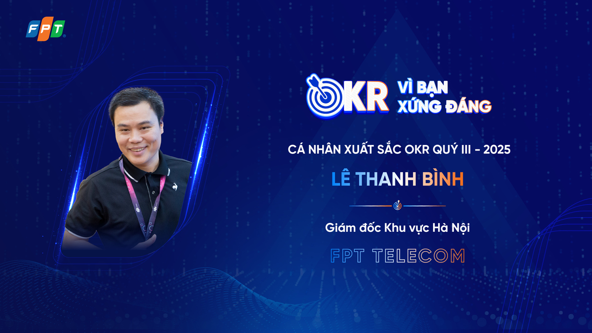 <p class="Normal"> Giữa bối cảnh hầu hết các khu vực của nhà Viễn thông đều đã đạt mức tăng trưởng cao, việc đặt mục tiêu Net Internet tiếp tục tăng 30% và năng suất lao động &lpar;NSLĐ&rpar; tăng 20% trong quý III là một thách thức cực lớn. Đó là bài toán “leo đỉnh sau leo đỉnh” - khi mốc cũ vốn đã là kỷ lục. Bằng tư duy “block vận hành 3 trong 1” - kết nối chặt chẽ kinh doanh - dịch vụ - thu hồi, <strong>Lê Thanh Bình - Giám đốc Khu vực Hà Nội của nhà Viễn thông </strong>đã tái tổ chức cách quản lý KPI theo khu vực, gắn từng trưởng bộ phận với chỉ tiêu cụ thể, vừa tạo động lực, vừa siết kỷ luật vận hành. Anh tận dụng hiệu quả quỹ “Bầy” để lan tỏa tinh thần cạnh tranh tích cực đến từng đơn vị nhỏ, đồng thời triển khai đào tạo nâng cao năng lực thực chiến cho các IBB có năng suất lao động thấp.</p> <p class="Normal"> Kết quả, khu vực Hà Nội vượt 114% chỉ tiêu Net Internet, năng suất lao động đạt mức cao nhất lịch sử, đưa khu vực vươn lên Top 3 toàn quốc về hiệu quả. Quan trọng hơn, kết quả này được duy trì bền vững nhờ hệ thống vận hành đã được chuẩn hóa, không phụ thuộc vào cá nhân. Anh Bình được đánh giá là người “vừa có lửa, vừa có kỷ luật”, dám đặt ra mục tiêu cao và đủ bản lĩnh dẫn dắt team đến đích.</p>