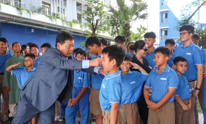 Những người thầy không đứng trên bục giảng