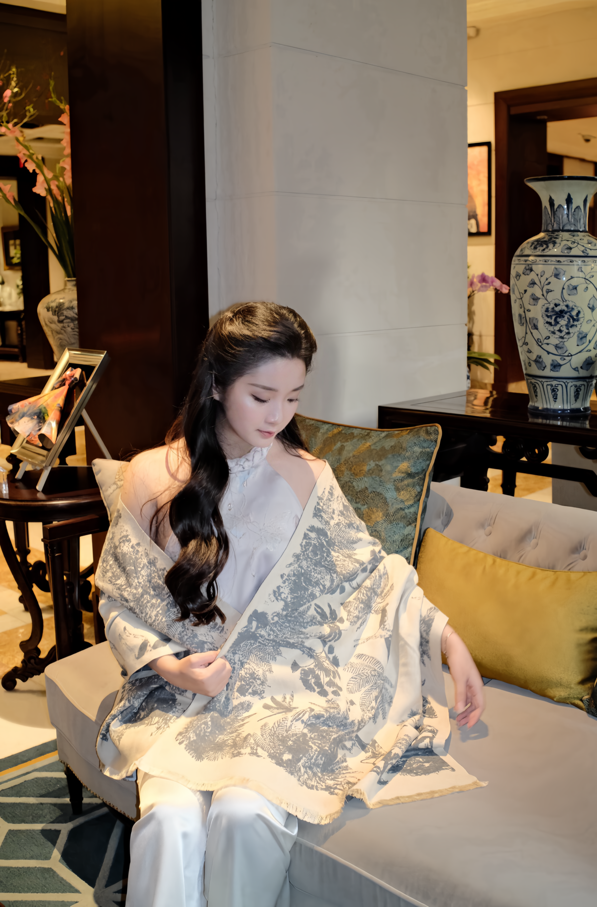 <p class="Normal" style="text-align:justify;"> Cô giữ cho mình một triết lý sống đặc biệt - câu nói mà cô xem như kim chỉ nam: “Don’t follow where the path may lead. Go instead where there is no path and leave a trail” &lpar;Tạm dịch: Đừng đi theo lối mòn; hãy tạo ra con đường riêng và để lại dấu chân của mình&rpar;.</p>