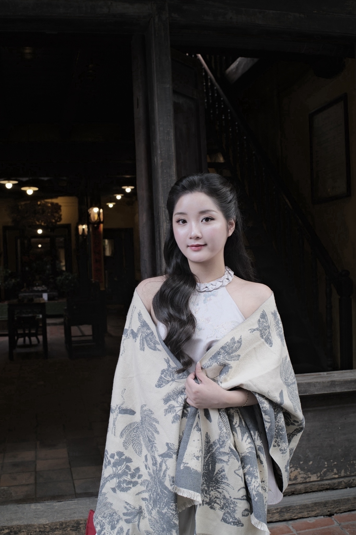 <p class="Normal" style="text-align:justify;"> Gia nhập FPT từ tháng 7/2023, Trần Thuỳ Linh - thành viên trẻ của Ban Đảm bảo Chất lượng &lpar;FQA&rpar; - đã nhanh chóng trở thành một trong những gương mặt nổi bật nhờ tinh thần học hỏi, sự chỉn chu trong công việc và khát khao phát triển bản thân không ngừng. Hơn 2 năm đồng hành cùng FPT, Linh xem đây là quãng thời gian đặc biệt, không chỉ để trưởng thành trong nghề, mà còn để nối tiếp những kỷ niệm đẹp của gia đình.</p>