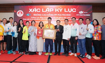 Thầy trò nhà FPT xác lập kỷ lục Việt Nam tại giải chạy VnExpress Marathon Hanoi Midnight