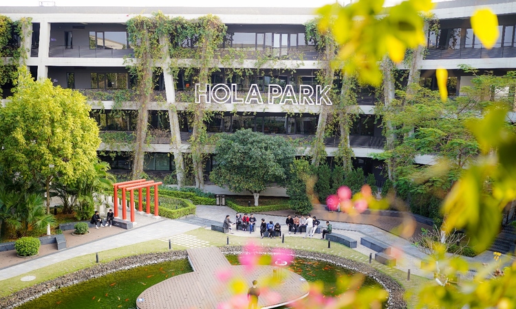 FPT và Vietnam Airlines 'bắt tay' tổ chức sự kiện xe duyên cho nhân viên