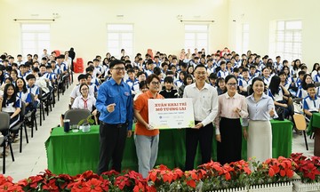 FPT đưa học liệu AI đến học sinh đặc khu Côn Đảo, thu hẹp khoảng cách số trong giáo dục