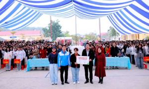 FPT trao học liệu AI cho hơn 1.000 học sinh dân tộc thiểu số tỉnh Điện Biên