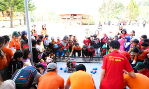 Sân chơi robotics nhà FPT lần đầu đến với học sinh vùng cao