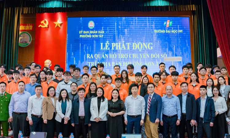 Sinh viên FPT tiếp tục ra quân hỗ trợ chuyển đổi số tại Sơn Tây, Hà Nội