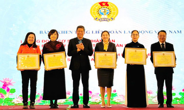 Công đoàn FPT nhận ‘cú đúp’ bằng khen từ Tổng liên đoàn Lao động Việt Nam và ngành Khoa học và Công nghệ