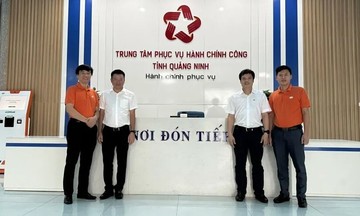 2 đại diện FPT IS được Chủ tịch tỉnh Quảng Ninh tặng bằng khen
